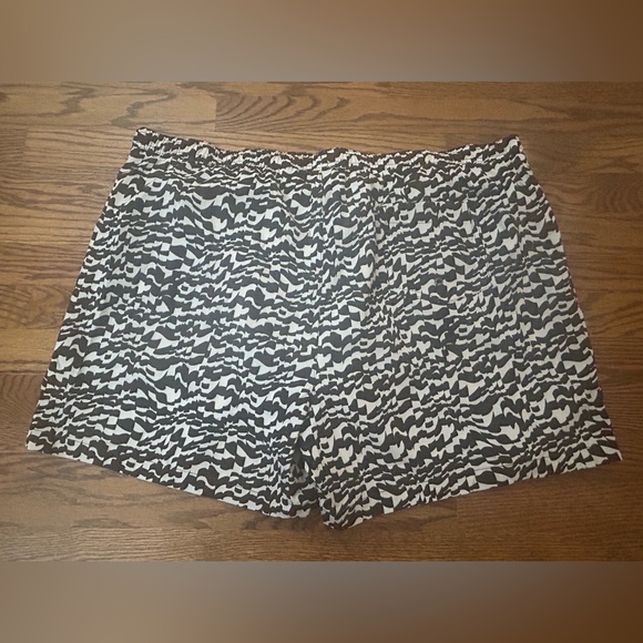 Open Edit Men's Black/White Geometric Recycled Volley Swim Trunks 2XL - Picture 4 of 5